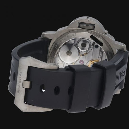 Panerai Luminor Base - Montre en titane 58 Facettes MT47827