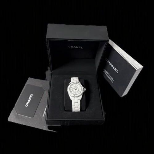 Chanel J12 - Montre 38 mm automatique en céramique et diamants 58 Facettes MT47876