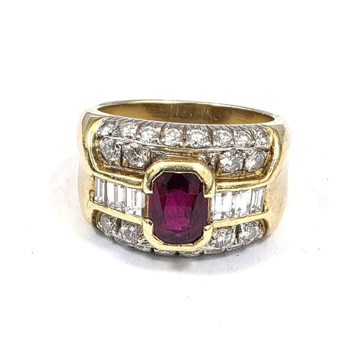 54 Bague en or jaune 18 ct avec rubis et diamants 58 Facettes 774 D OC