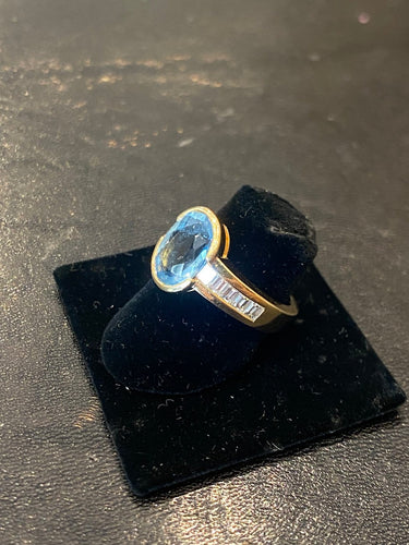 51 Bague en or 750, aigue-marine et diamants 58 Facettes LP255