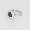 53 Bague marguerite en or blanc, saphir non chauffé et diamants 58 Facettes EB12