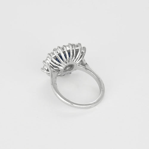 53.5 Bague marguerite en or blanc, saphir Ceylan et diamants 58 Facettes EB10