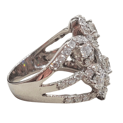 52 Bague en or blanc 18k et diamants 58 Facettes T523