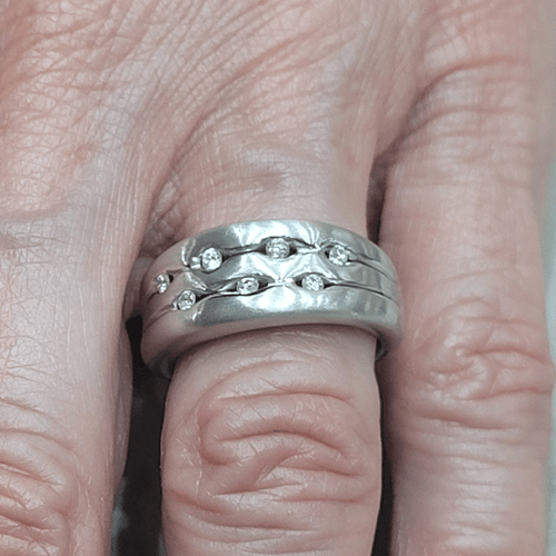 53 Bague en or blanc 18k et diamants 58 Facettes S130