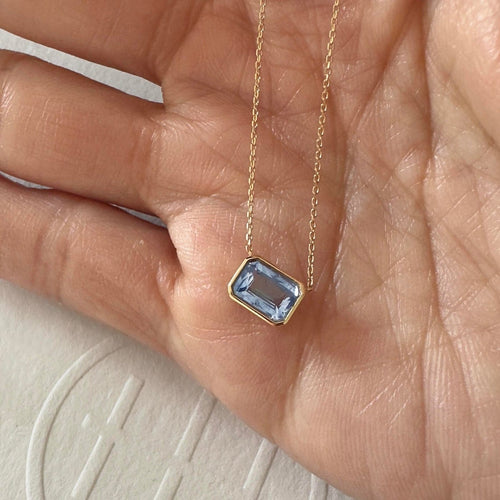 Love More - Collier en or 18 ct et saphir bleu de Ceylan 58 Facettes GPD1015CB
