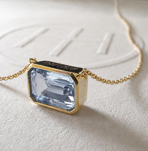 Love More - Collier en or 18 ct et saphir bleu de Ceylan 58 Facettes GPD1015CB
