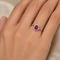 55 Bague en or blanc avec rubis ovale et diamants 58 Facettes AN539 (0069)