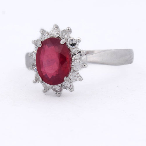 55 Bague en or blanc avec rubis ovale et diamants 58 Facettes AN539 (0069)