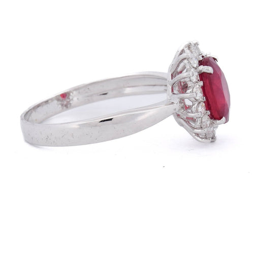 55 Bague en or blanc avec rubis ovale et diamants 58 Facettes AN539 (0069)