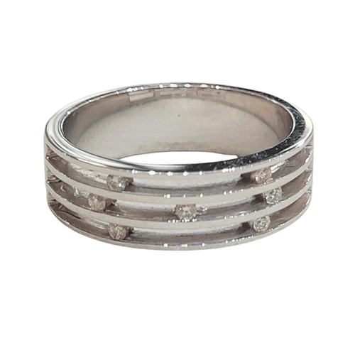 55.5 Bague en or blanc 18 carats et diamants 58 Facettes S104