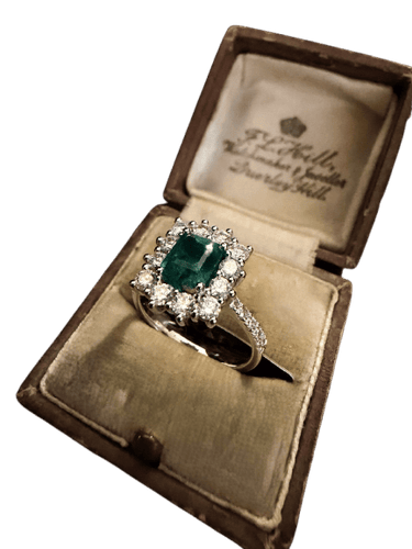 Bague 55 Bague en or blanc avec émeraude et diamants 58 Facettes ANE 15