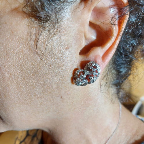 Boucles d'oreilles vintage en or blanc et diamants 0,88 ct 58 Facettes G4002
