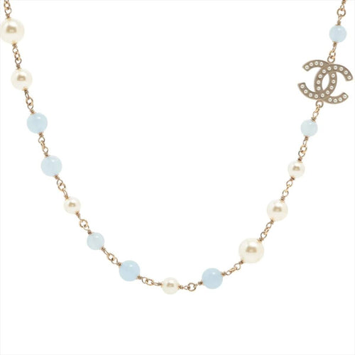 Chanel - Sautoir en résine bleue et perles d’imitation 58 Facettes 1275