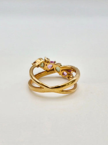53 Bague croisée en or rose, saphirs roses et verts, diamants 58 Facettes 324/193