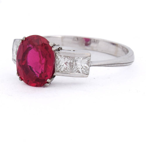 55 Bague vintage en or blanc, rubis et diamants 58 Facettes AN633 (0599)