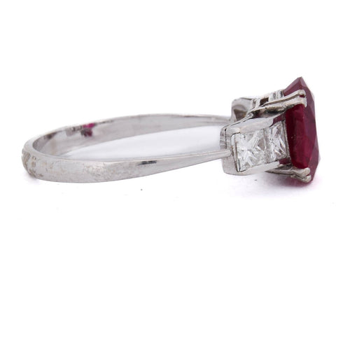 55 Bague vintage en or blanc, rubis et diamants 58 Facettes AN633 (0599)
