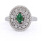 55 Bague en or blanc 18 kt avec émeraude et diamants 58 Facettes AN RL64 (0589)