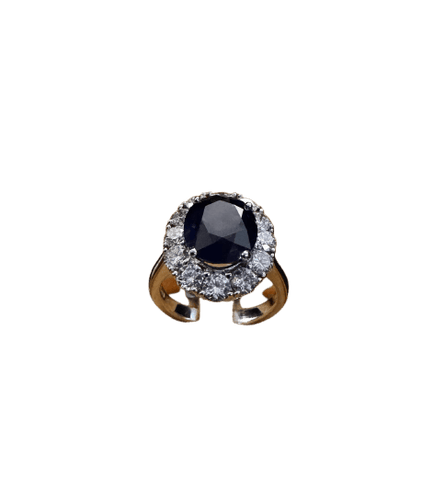 55 Bague en or blanc 18K avec saphir ovale et diamants 58 Facettes 4547KK