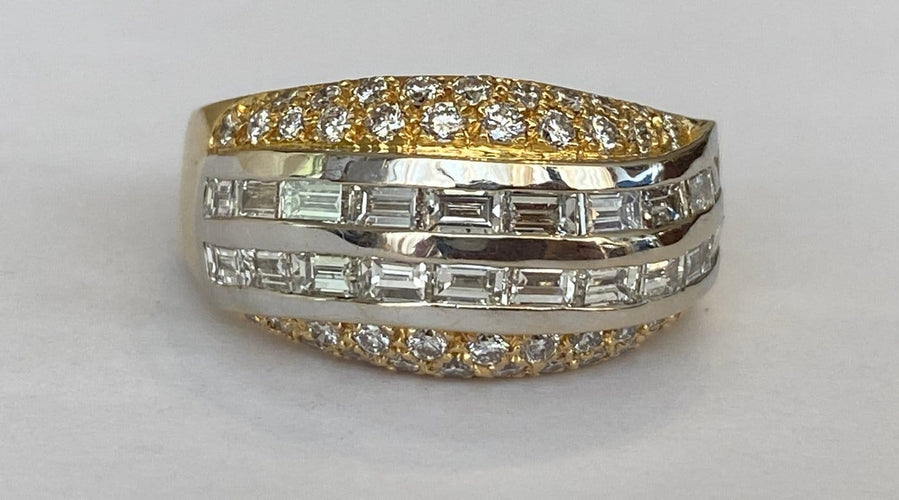 57 Bague jonc en or blanc et jaune 18K et diamants 58 Facettes ring