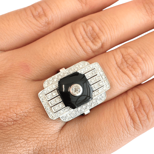 59 Bague en or blanc 18 ct avec diamants et onyx 58 Facettes 286/26 E