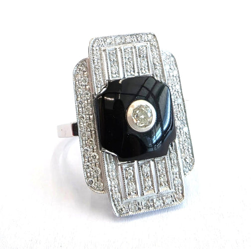 59 Bague en or blanc 18 ct avec diamants et onyx 58 Facettes 286/26 E
