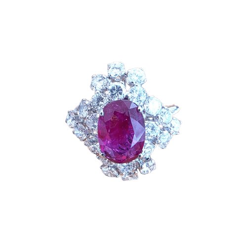 52 Bague en or blanc 18 ct, rubis et diamants 58 Facettes 274/26 E 159/26