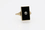 54 Bague ancienne Art déco en or jaune, onyx et diamant 58 Facettes 13453