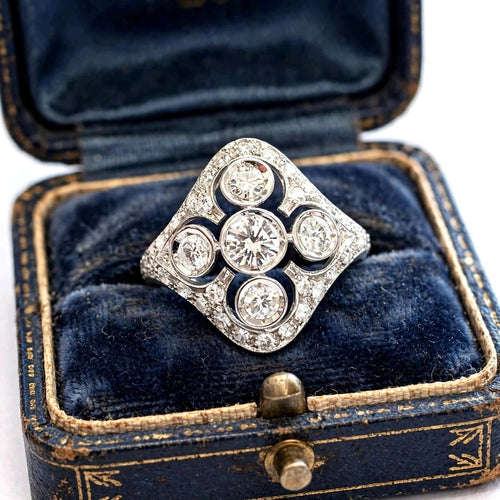 54 Bague en or blanc 18 kt avec diamants 58 Facettes 296/26 C