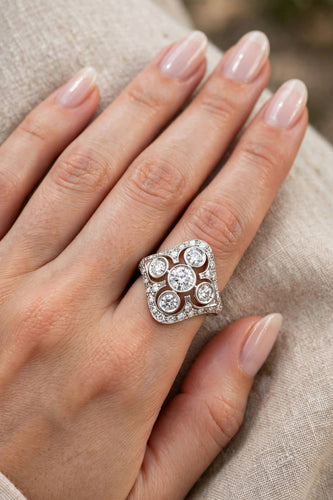 54 Bague en or blanc 18 kt avec diamants 58 Facettes 296/26 C