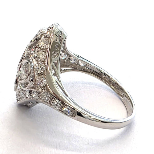 54 Bague en or blanc 18 kt avec diamants 58 Facettes 296/26 C