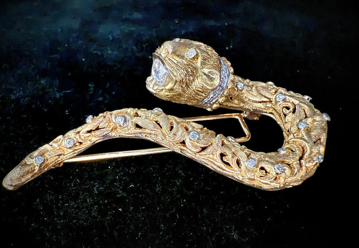 Broche chimère lion-serpent en or jaune, or blanc 18 carats et diamants 58 Facettes broche 43