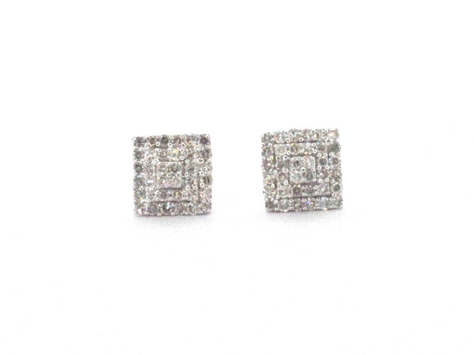 Boucles d'oreilles halo en or blanc et diamants 58 Facettes 2023