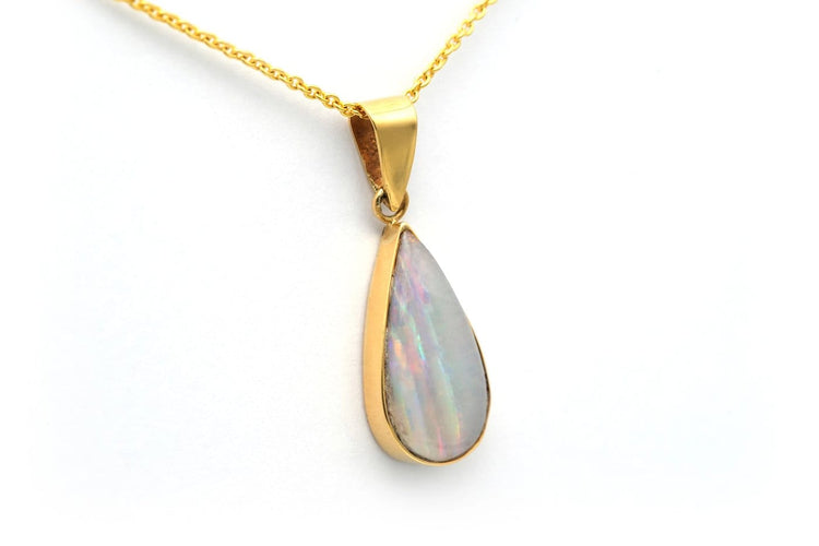 Pendentif contemporain en or jaune 18 carats et opale 58 Facettes 17856