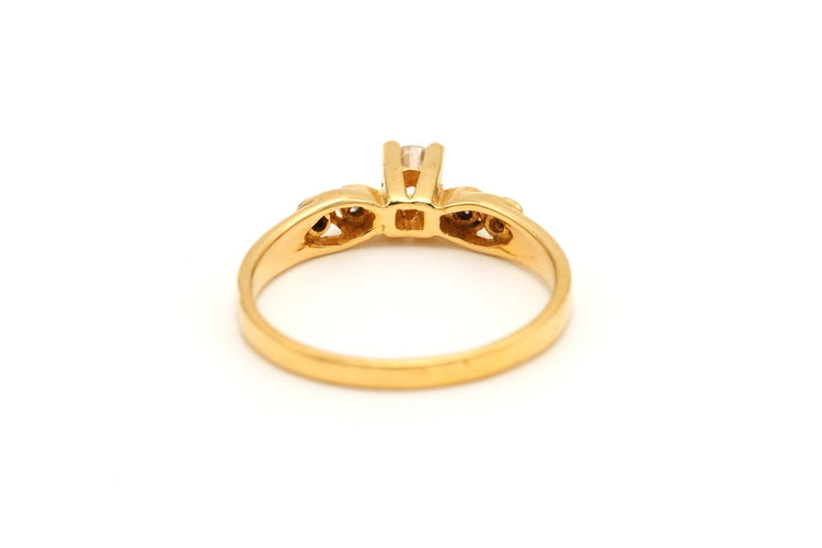 50 Bague contemporaine en or jaune 18 carats et diamants 58 Facettes 18667