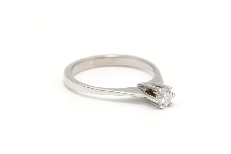 56 Solitaire années 70 - Bague en or blanc et diamant 58 Facettes 22907