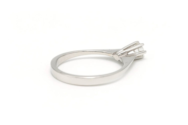 56 Solitaire années 70 - Bague en or blanc et diamant 58 Facettes 22907