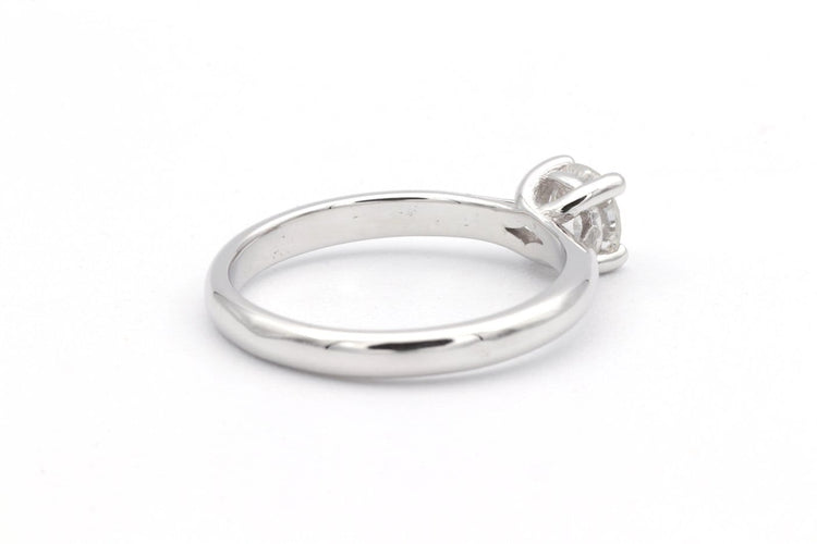 52 Solitaire contemporain - Bague en or blanc et diamant 58 Facettes 23064