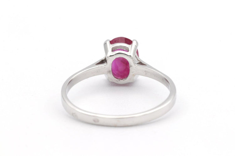 52 Bague contemporaine en or blanc 18 carats et rubis 58 Facettes 19408