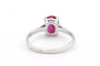 52 Bague contemporaine en or blanc 18 carats et rubis 58 Facettes 19408