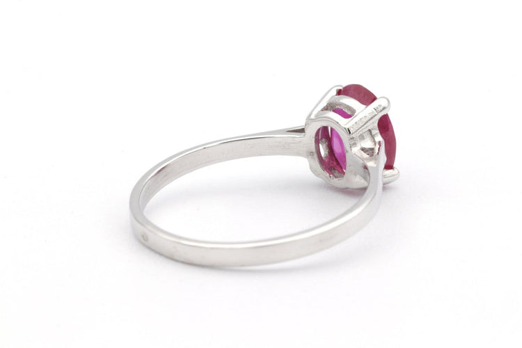 52 Bague contemporaine en or blanc 18 carats et rubis 58 Facettes 19408