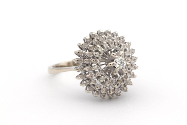 53 Bague années 70 en or blanc 18 carats et diamants 58 Facettes 22906