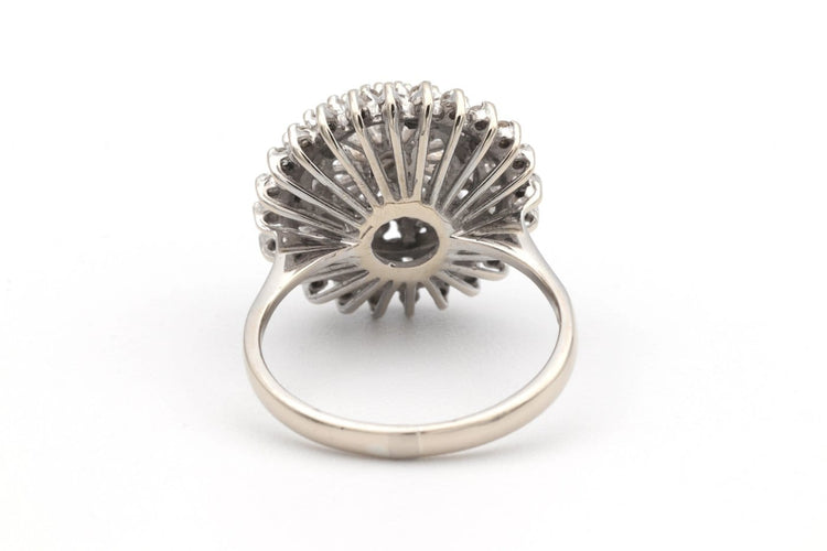53 Bague années 70 en or blanc 18 carats et diamants 58 Facettes 22906