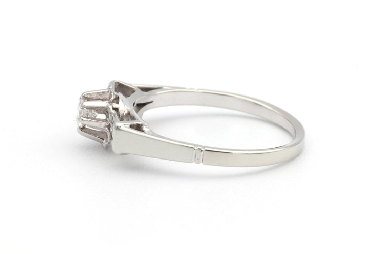 51 Bague Art déco en or blanc et diamant 58 Facettes 22911