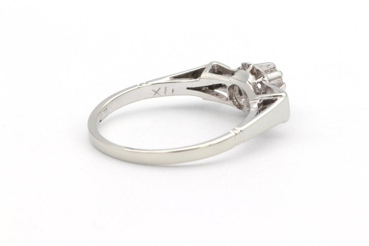 51 Bague Art déco en or blanc et diamant 58 Facettes 22911