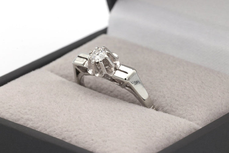 51 Bague Art déco en or blanc et diamant 58 Facettes 22911