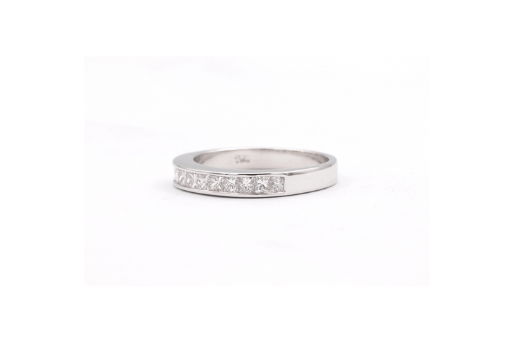 54 Alliance demi-américaine en or blanc 18 carats et diamants princesse 58 Facettes 19364