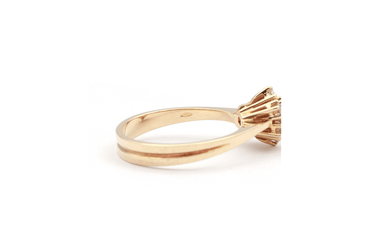 54 Bague contemporaine en or jaune 18 carats et diamants 0,48 ct 58 Facettes 23065