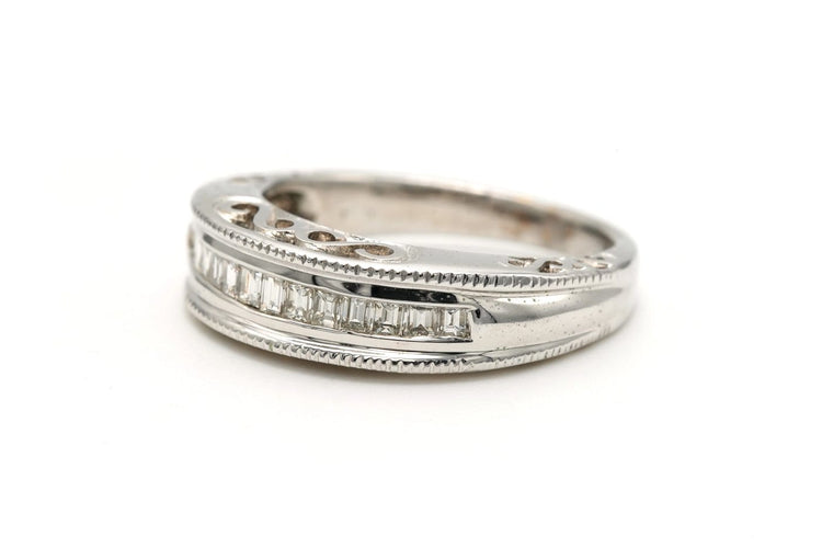 53 Bague contemporaine en or blanc 18 carats et diamants baguette 58 Facettes 19457