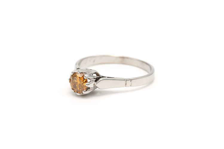 53 Bague années 50 en or blanc et diamant jaune 58 Facettes 20197