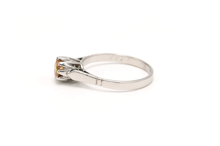 53 Bague années 50 en or blanc et diamant jaune 58 Facettes 20197